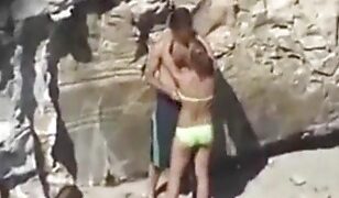 Naughty Amateur Couple Shares a Quickie Doggystyle Fuck on a Public Beach