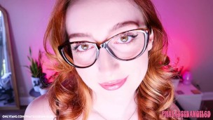 How a Curvy Redhead’s Love Shines Through the Everyday