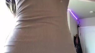 Detroitbaddie seduces her TikTok fans in a steamy bedroom encounter on Snapchat