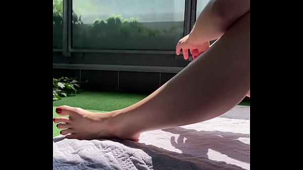 Huge Cock Voyeur’s Hypnotic Cum on Wife’s Big Feet Terrace