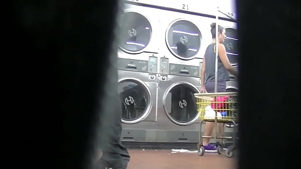 Upskirt Exhibitionist Flash: Mind-Blowing Pleasure Pt 2