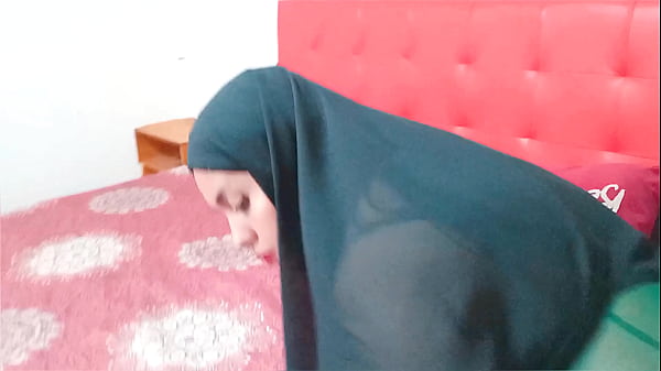 Muslim Hijab Slut Fucked Raw, Facial Cum & Creampie Blast