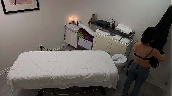 Petite Japanese Girl’s Forbidden Massage Seduction Tale