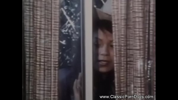 Retro Voyeur Sex From 1975: Cheeky Peep Show Naughty Fun!