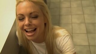 Riley Steele & Jesse Jane’s Spellbinding BJ on Filming Break