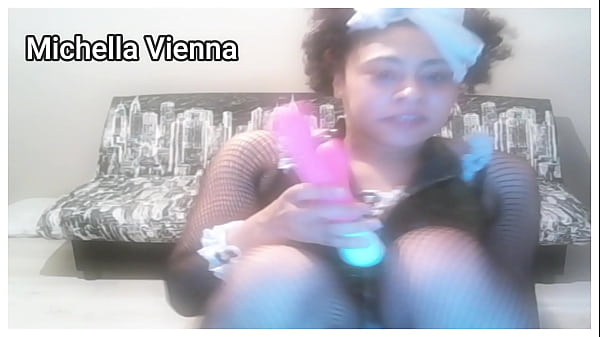 Spy on Michella Vienna: Sexy Vintage Peek Untold Desire