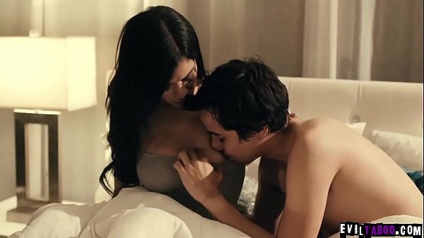 Stepsis Best Friend’s Deep Intense Passionate Love Affair