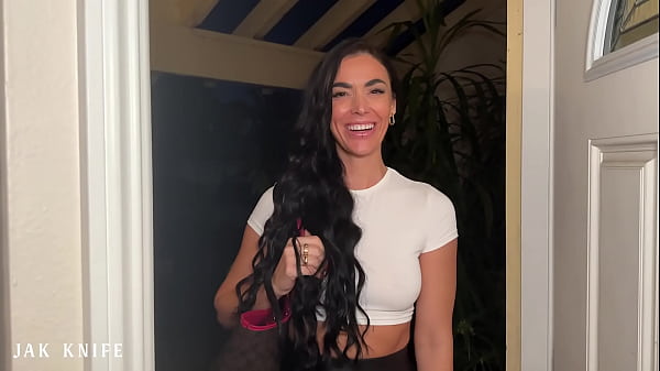 Venus Valencia’s Dominant Massage & Fuck – Wife Out of Town