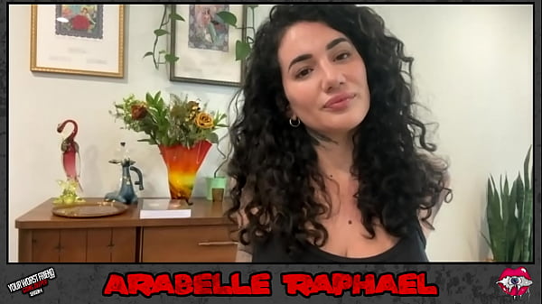 Arabelle Raphael: Cheeky BTS with Naughty Goth Pornstar!