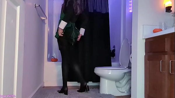Sage Eldritch’s Filthy Witch Pee in Pantyhose Starbucks Voyeur