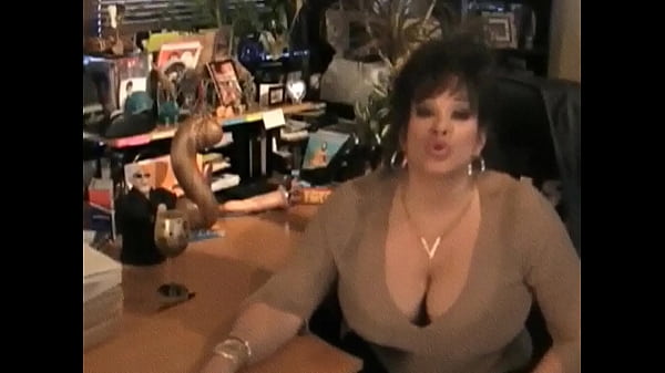 Vintage Latina’s Naughty Tease: Sensual Curves That Addict