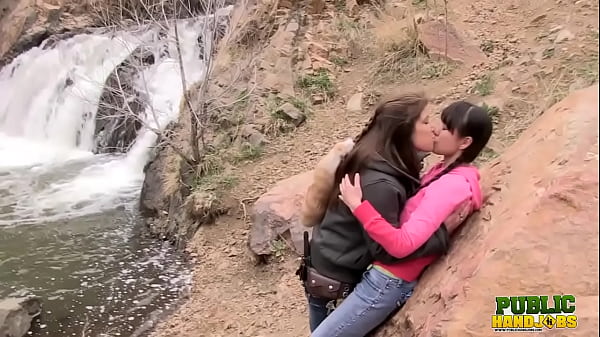 Miatsu Kumiko’s Public Handjob Passion in Park with Stranger